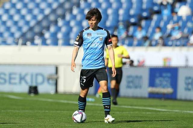 冯莱重返上海男篮 与费雷尔成新赛季外援搭档